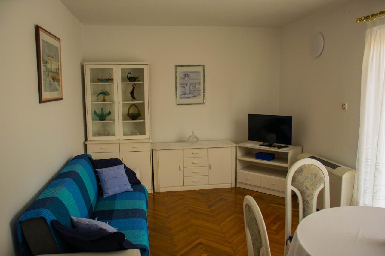 Apartments White & Green In Malinska Exterior foto