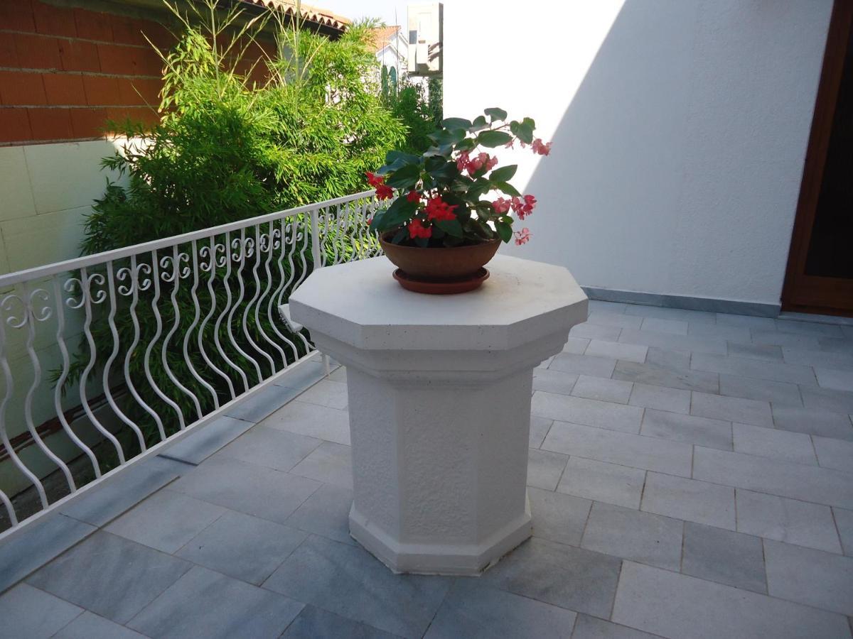 Apartments White & Green In Malinska Exterior foto